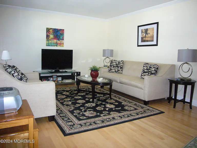 1201 Ocean Ave #106 — Photo 4