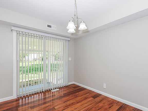 4th image of 138 Montgomery Ave