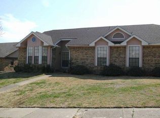 2722 Phillips Dr, Garland, TX 75044
