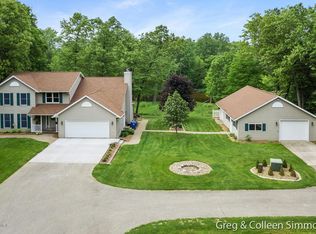 8625 River Oaks Cir, Greenville, MI 48838
