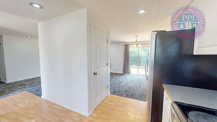 18230 Seaman Ave — Photo 7