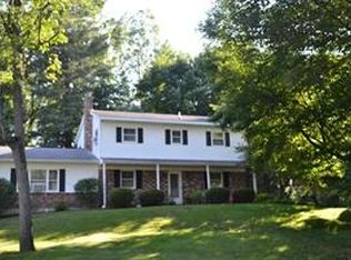 70 Appletree Ln, Clifton Park, NY 12065
