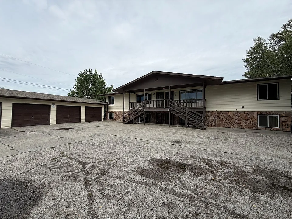 405 South 19th Avenue