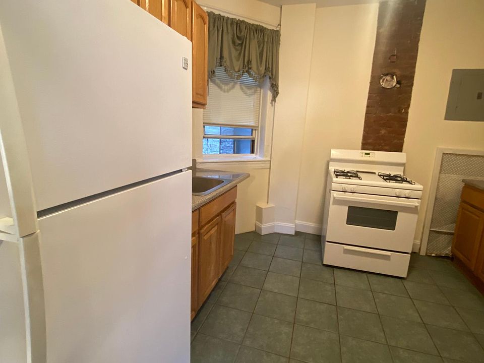1st image of 994 McLean Ave Floor 2