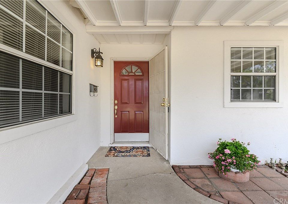 1st image of 5425 N Fairvalley Ave