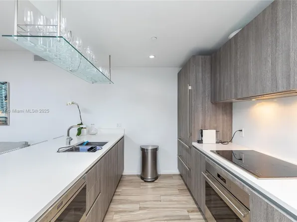 801 S Miami Ave Unit 1704, Miami, FL 33130