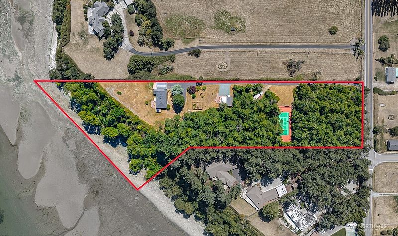 3rd image of 1526 Scenic Heights Road