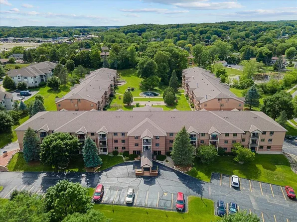 530 North Silverbrook DRIVE #326, West Bend, WI 53090