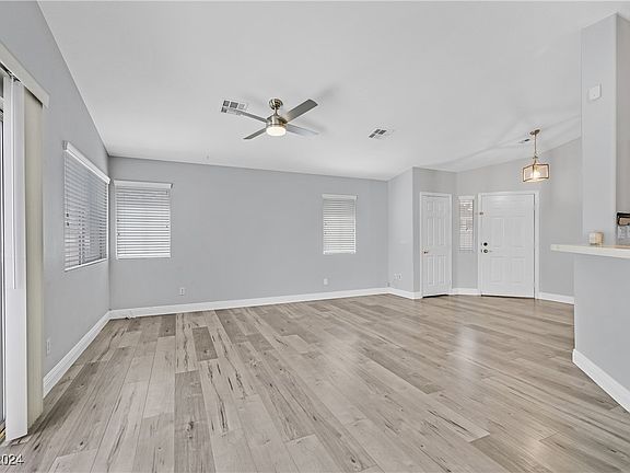 4th image of 8982 Edgeworth Pl