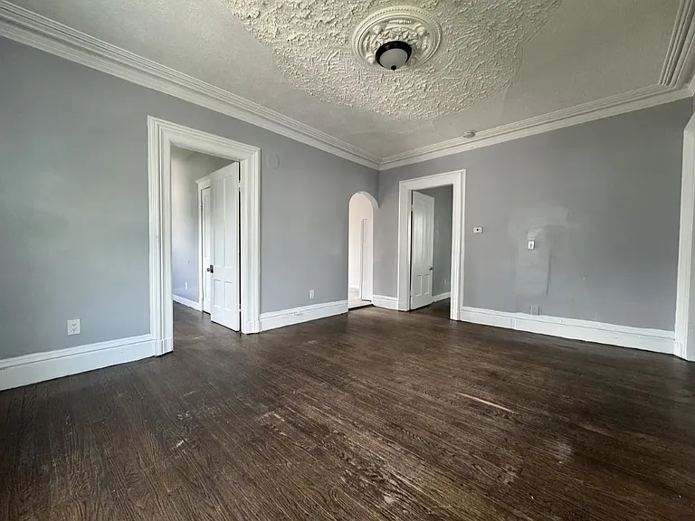 499 Dixwell Ave — Photo 5