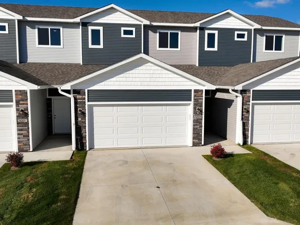 3009 Bracken Pl, Norwalk, IA 50211
