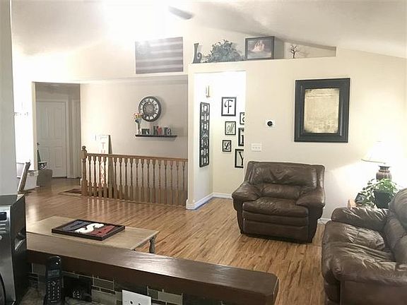Upstairs living room 