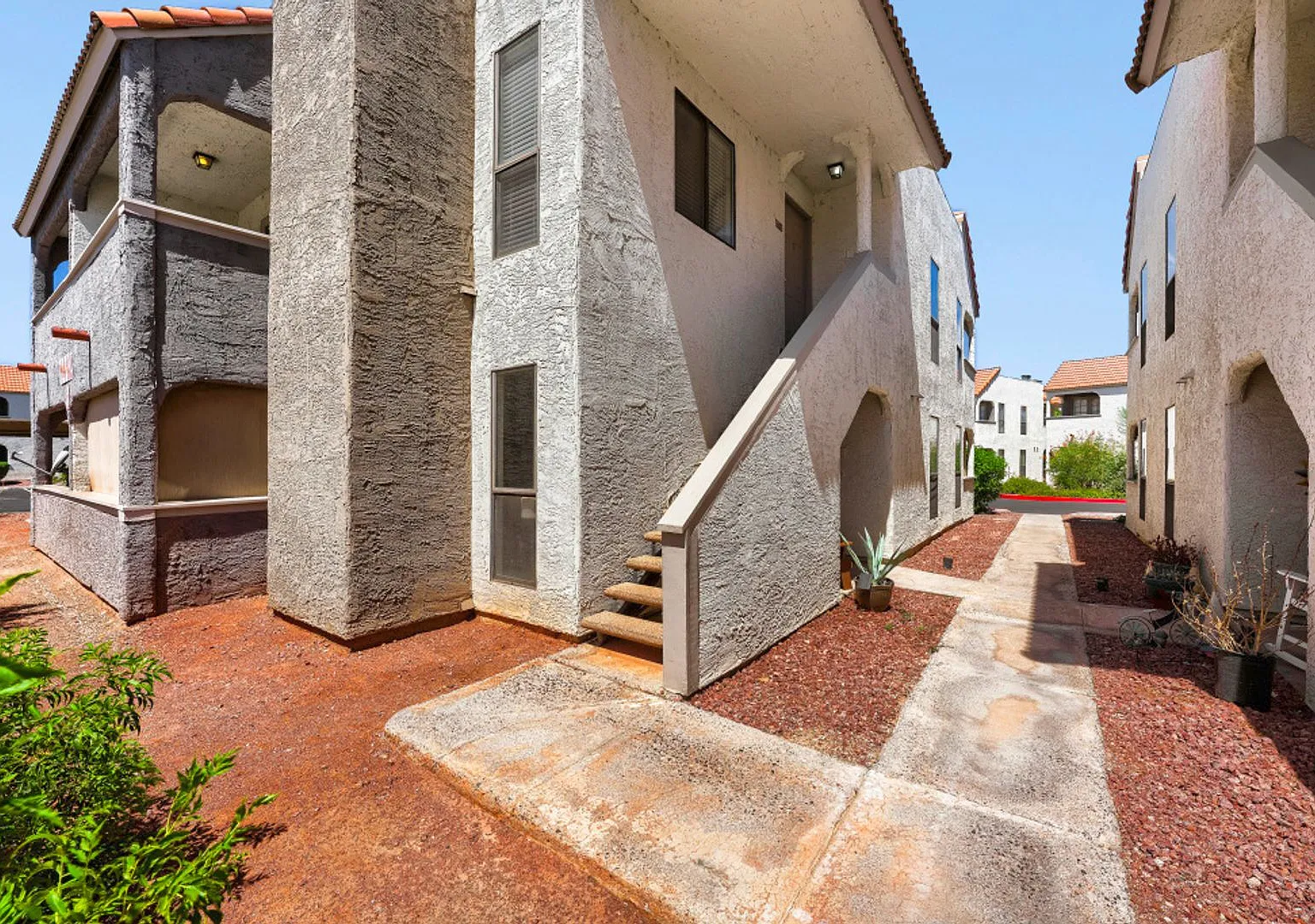 Clean 2 Bedroom 2 Bath Henderson Condo — Photo 1