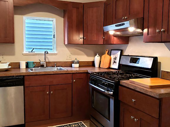 Eat-in Kitchen