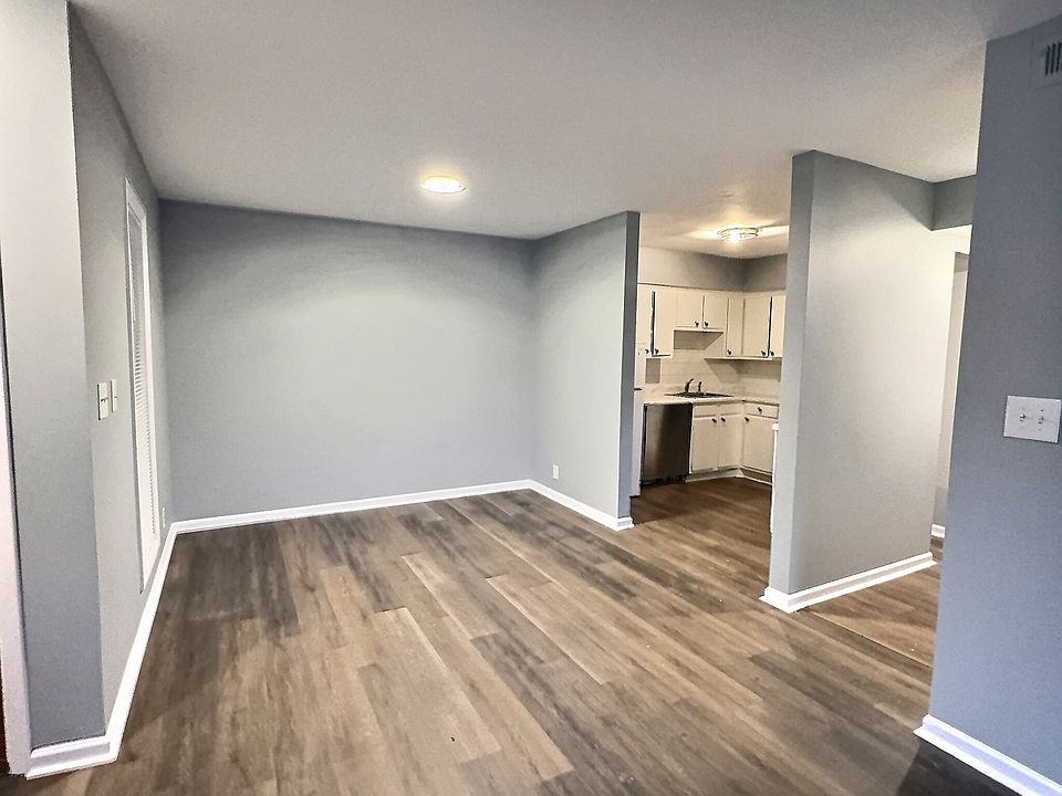 1st image of 320 Welch Rd APT F1