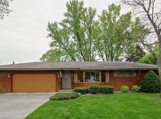 1760 Emerald Dr, New Brighton, MN 55112