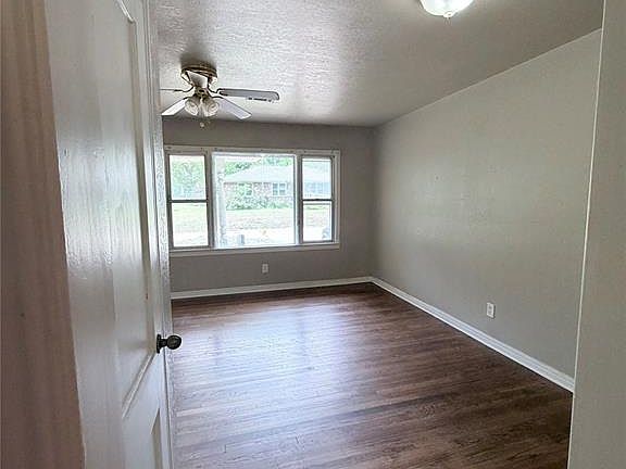 4th image of 3104 N Holman Ct