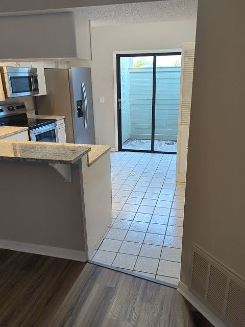 2nd image of 7374 Spring Villas Cir