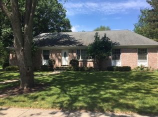 9 Knollwood Dr, Montgomery, IL 60538
