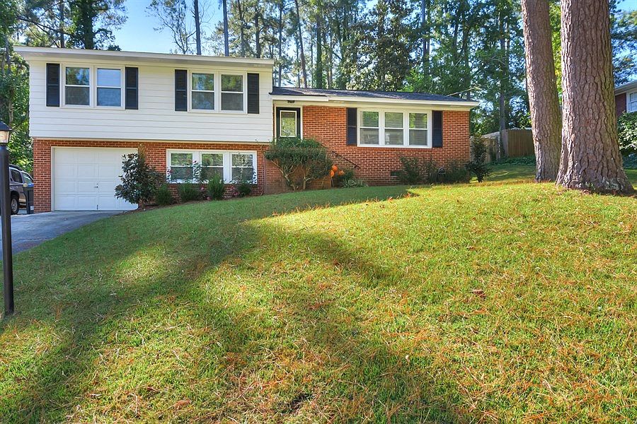 1st image of 3010 Hampshire Dr