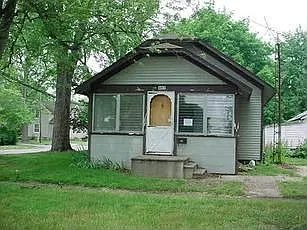 407 Spring St photo 1