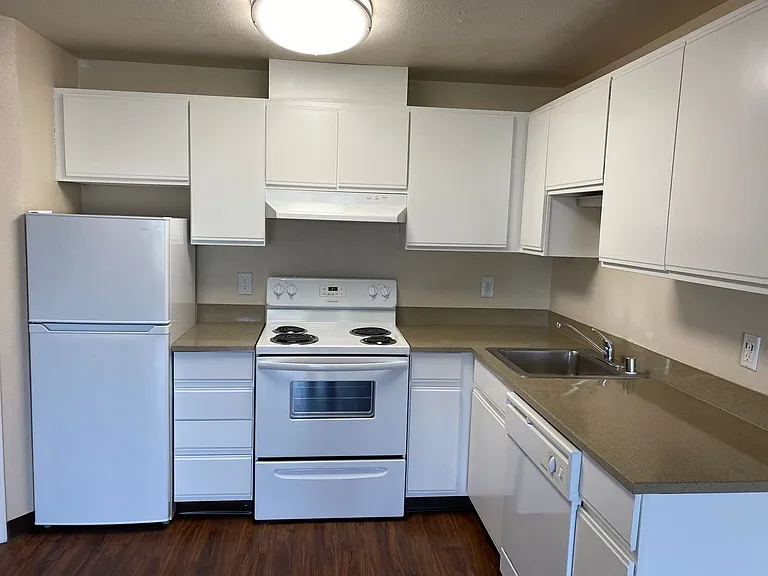 Hill House Apartments — Photo 7