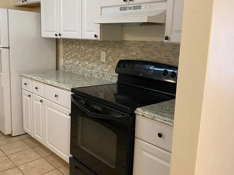 1279 Tivoli Dr — Photo 3