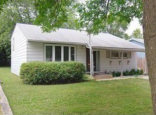 20 N Pioneer Rd, Waukegan, IL 60085