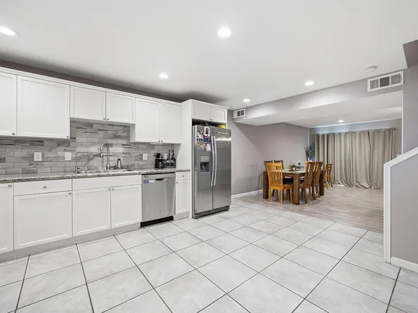 4709 W School Avenue, Visalia, CA 93291