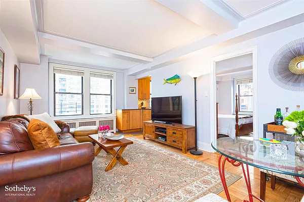 Sold by Sotheby's International Realty | media 1