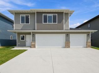 7337 Madelyn Ln S, Fargo, ND 58104