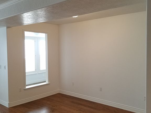 3rd image of 3075 E Kennedy Dr APT 120