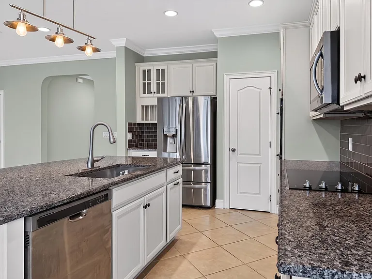 2062 Redbay Ave — Photo 27