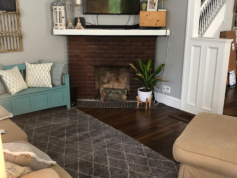 1548 Winton Ave — Photo 4