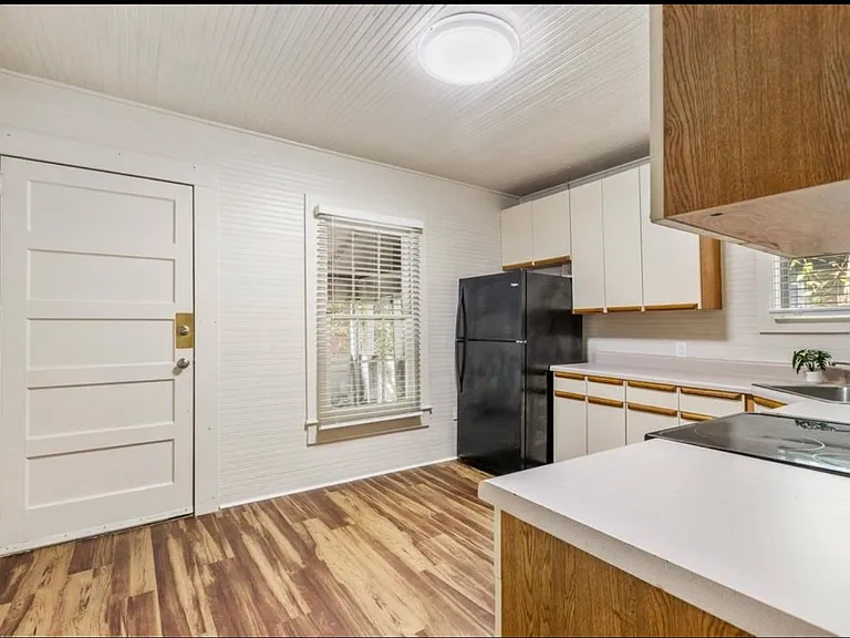 1618 Branch St #A — Photo 8
