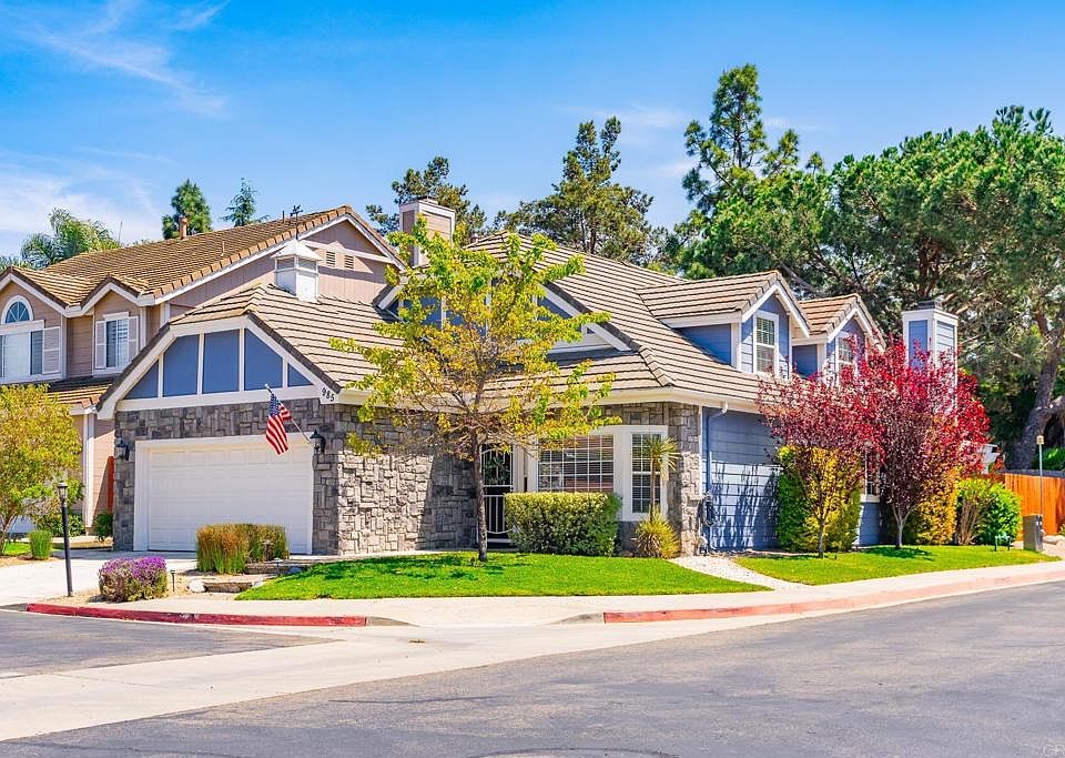 1st image of 985 Rose Arbor Dr