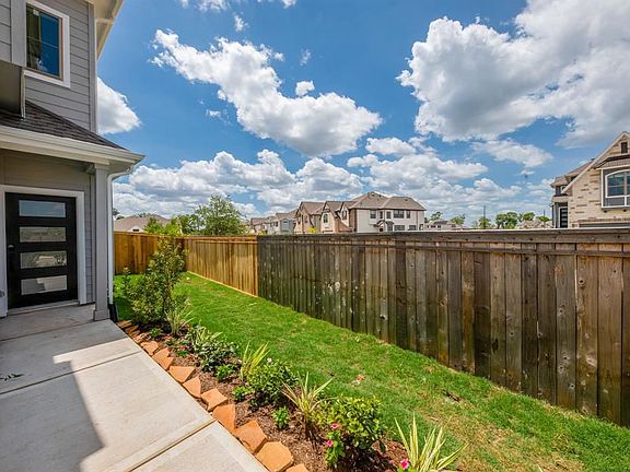 4th image of 9402 Harvest Oak Ct