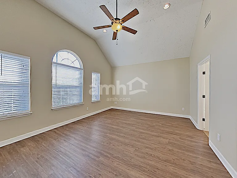 808 Ottoe Ct — Photo 9