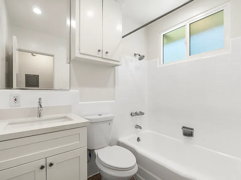 1227 N Harper Ave #8 — Photo 11