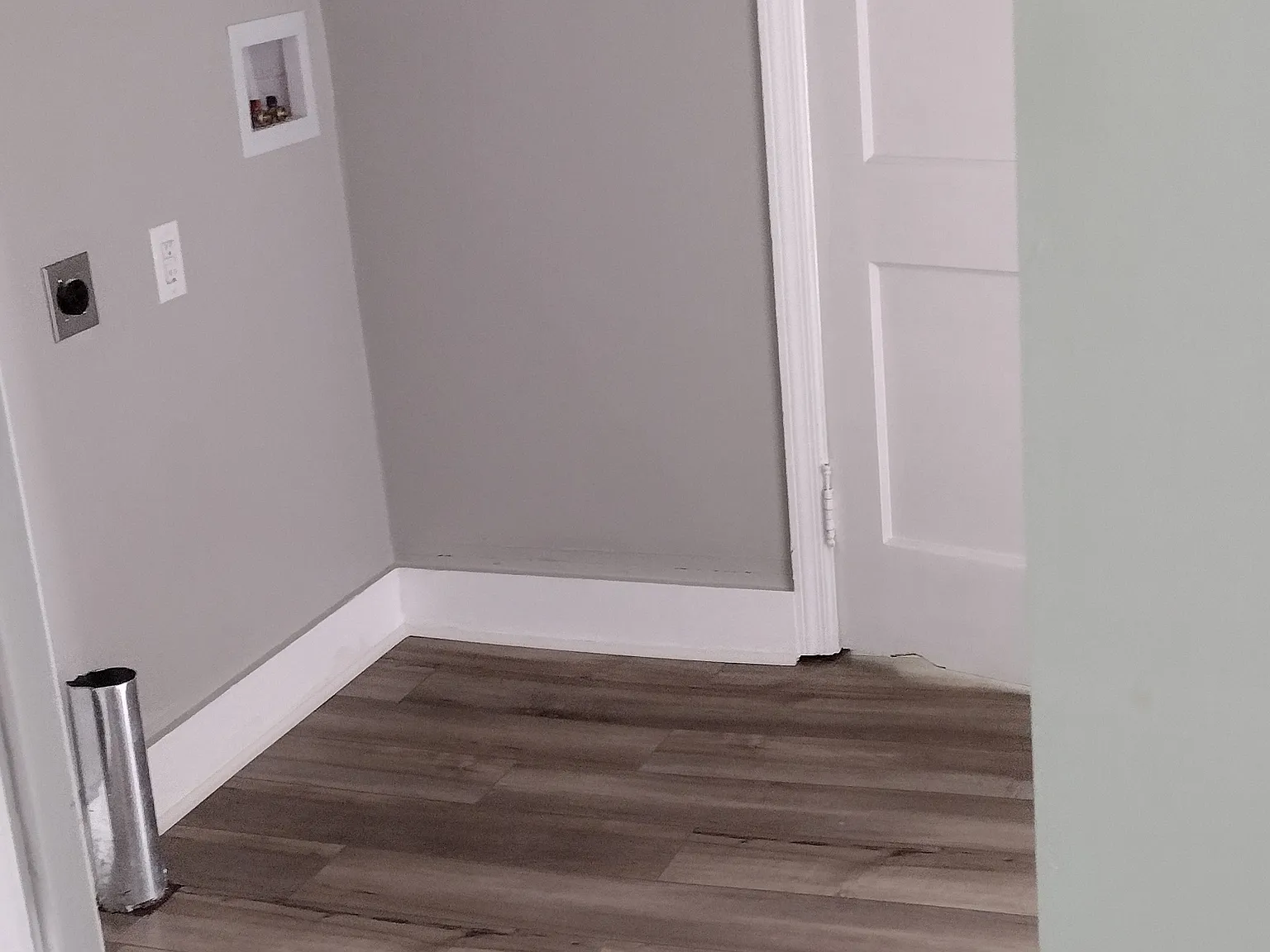1 bed, 750 sqft, $1,300 — Photo 3