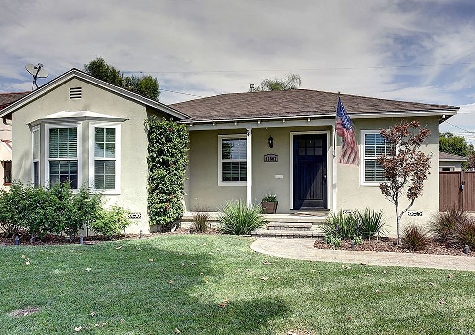 1st image of 10507 Floral Dr