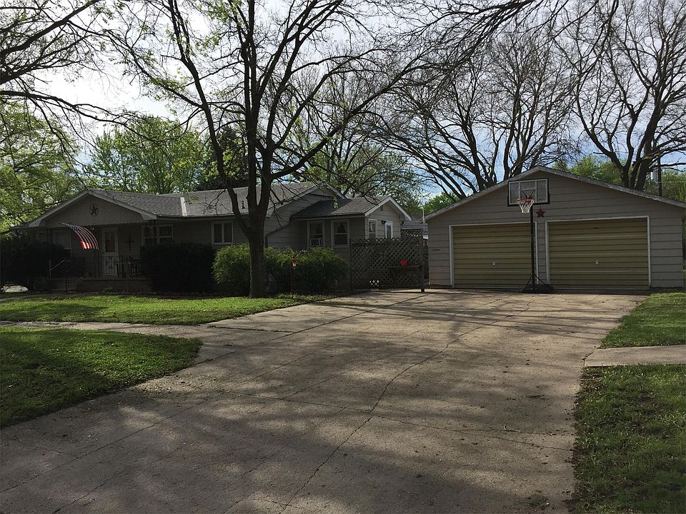 2nd image of 526 Prospect St