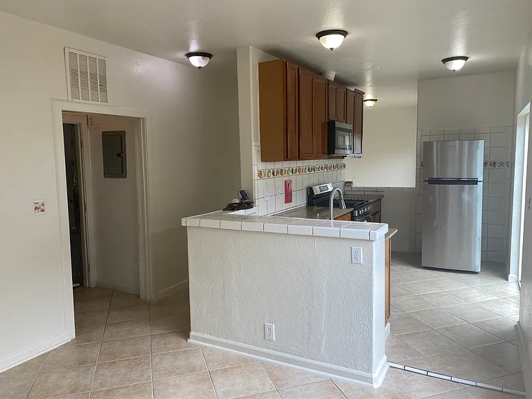 12 Highway Ave — Photo 5
