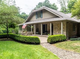 37211 Rogers Rd, Willoughby, OH 44094