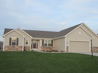 3270 Sherman Parc Cir, Jackson, WI 53037