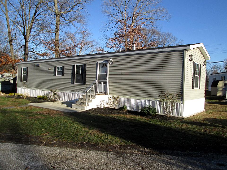 2nd image of 30 Amherst Dr
