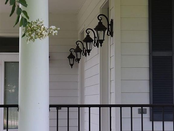 3rd image of 201 Miller Ln