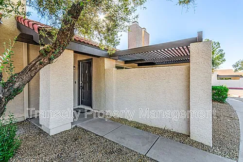 2143 E Center Ln #2 Photo 1 2143 E Center Ln #2 Photo 1