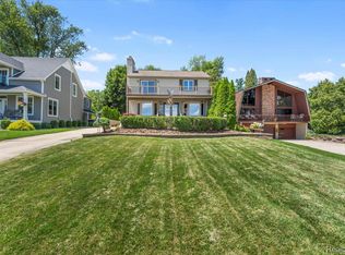 22558 E River Rd, Grosse Ile, MI 48138