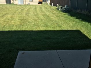 1100 Westwood St, Bismarck, ND 58504